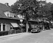 857899 Gezicht op de huizen Burgjeslaan 17 (links) -lager te Utrecht.